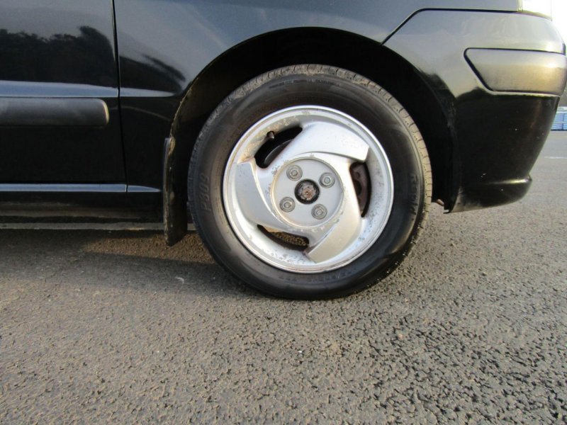 HYUNDAI AMICA