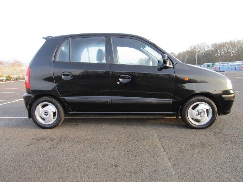 HYUNDAI AMICA