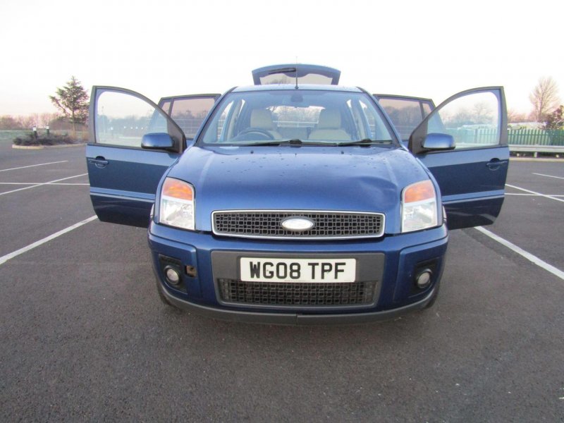 FORD FUSION