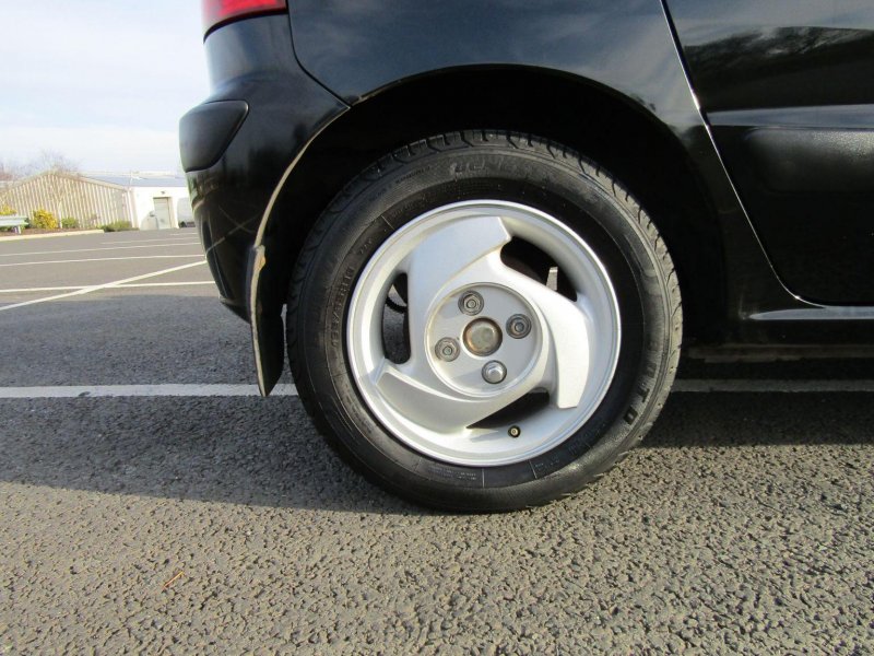 HYUNDAI AMICA