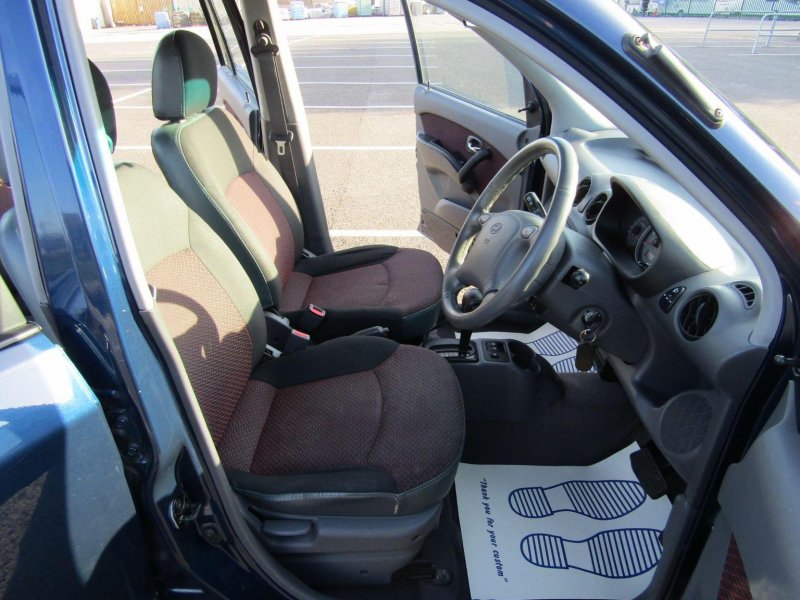 HYUNDAI AMICA