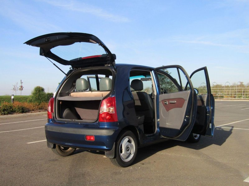 HYUNDAI AMICA