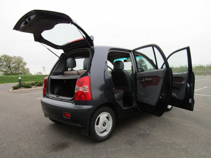 HYUNDAI AMICA