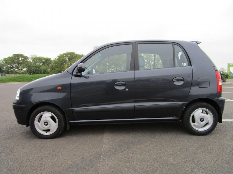 HYUNDAI AMICA