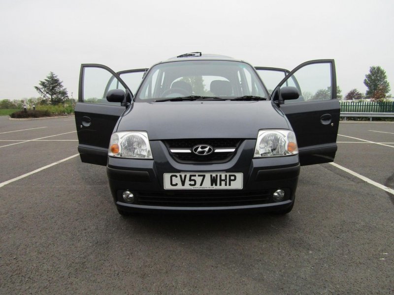 HYUNDAI AMICA
