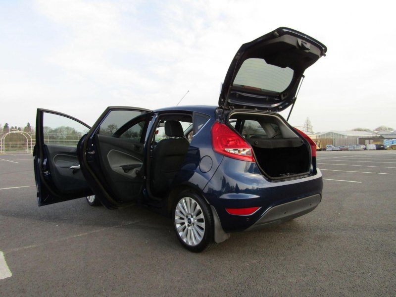 FORD FIESTA