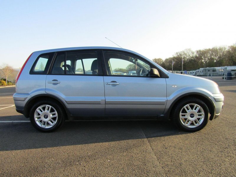 FORD FUSION