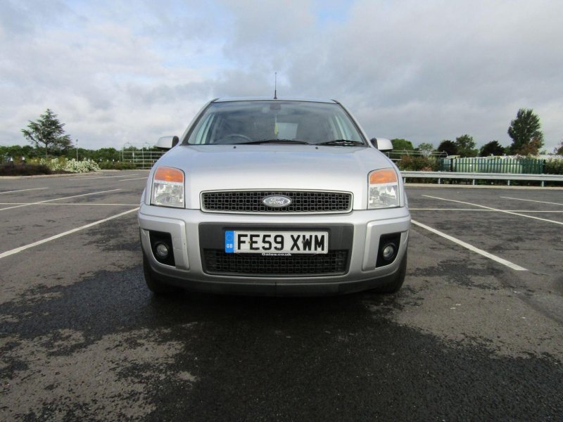 FORD FUSION
